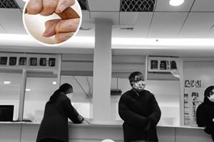 白癜風是突然出現還是從小就有